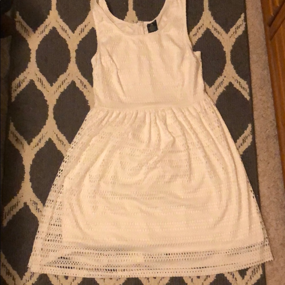 Dress- sleeveless